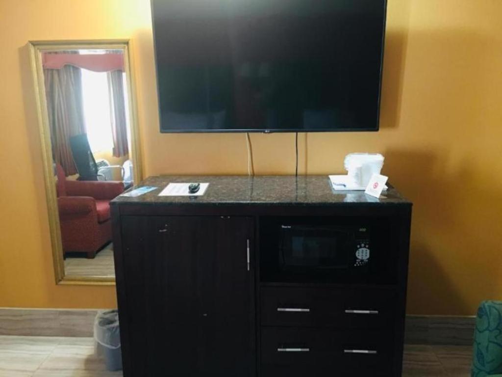 Travelodge By Wyndham Bay Shore Long Island Ngoại thất bức ảnh