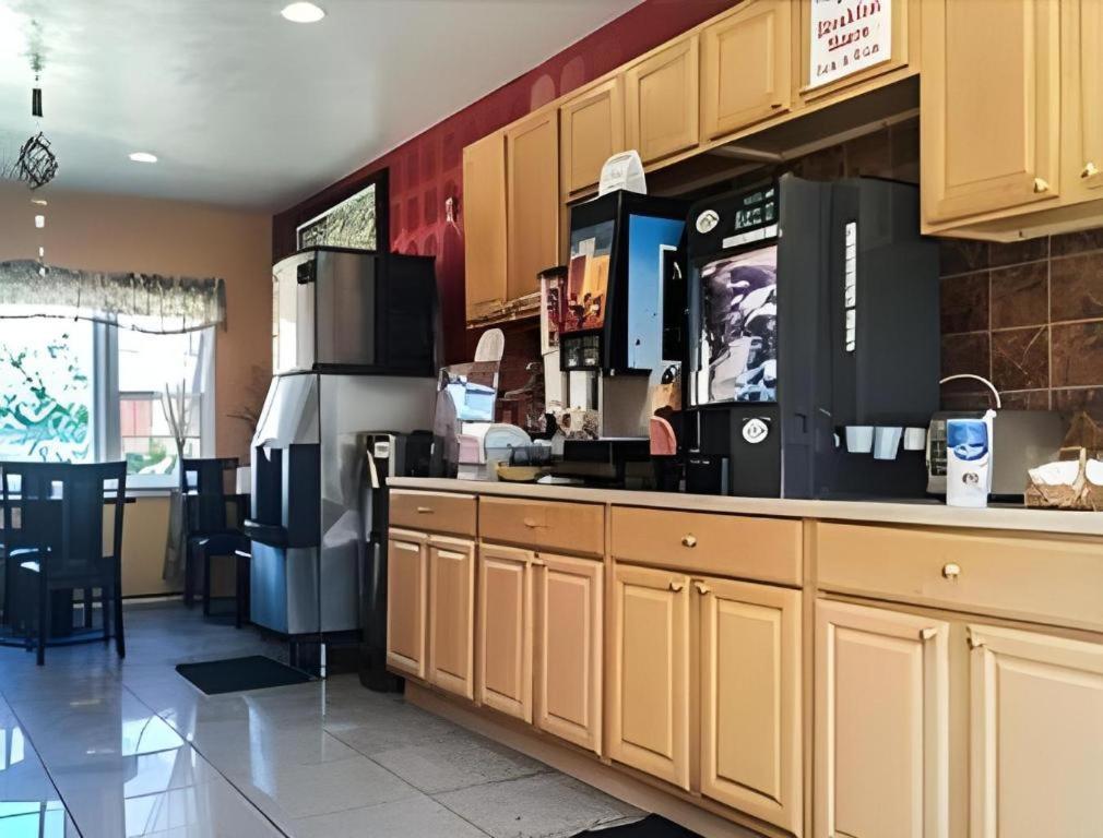Travelodge By Wyndham Bay Shore Long Island Ngoại thất bức ảnh
